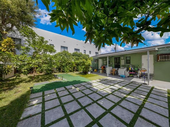 1858 SW 5th St, Miami FL 33135