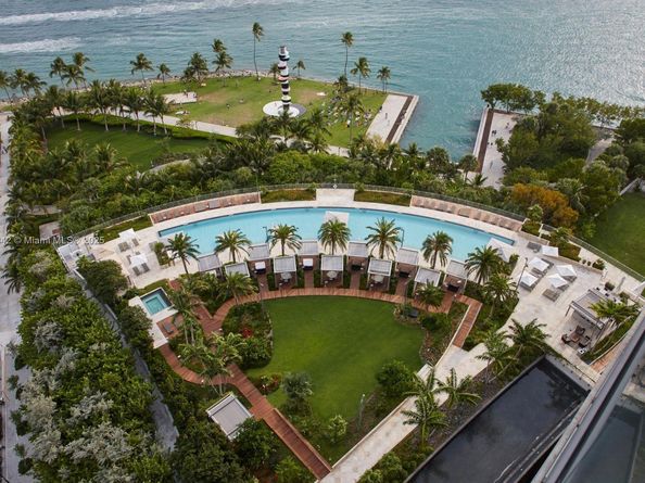 800 S Pointe Dr 901, Miami Beach FL 33139