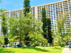 290 174th St 1112, Sunny Isles Beach FL 33160