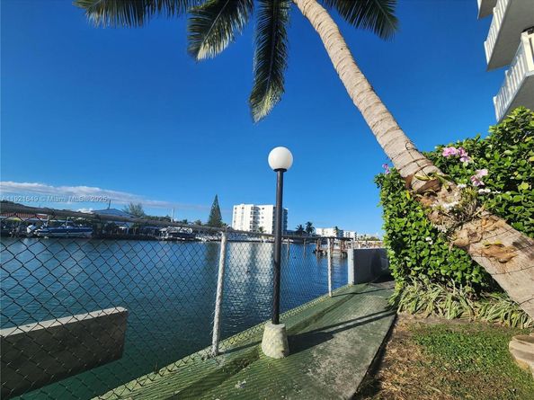 7900 Tatum Waterway Dr 506, Miami Beach FL 33141