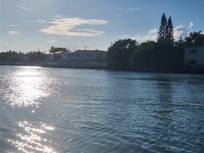 7900 Tatum Waterway Dr 506, Miami Beach FL 33141