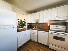 7900 Tatum Waterway Dr 506, Miami Beach FL 33141