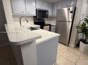 8670 NW 6th Ln 4210, Miami FL 33126