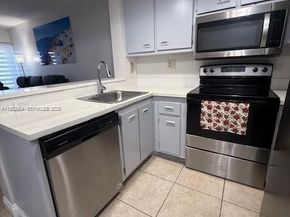 8670 NW 6th Ln 4210, Miami FL 33126