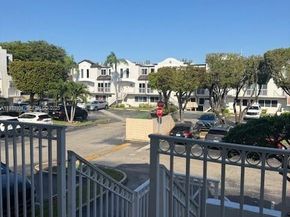 8670 NW 6th Ln 4210, Miami FL 33126