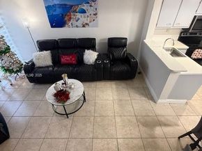 8670 NW 6th Ln 4210, Miami FL 33126