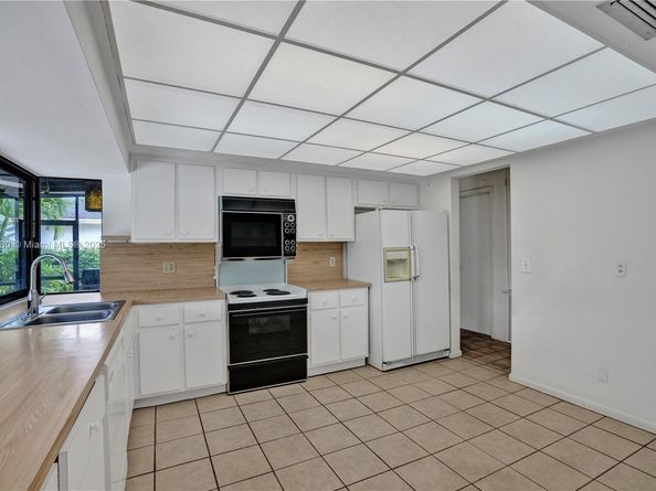 8280 SW 205th St, Cutler Bay FL 33189