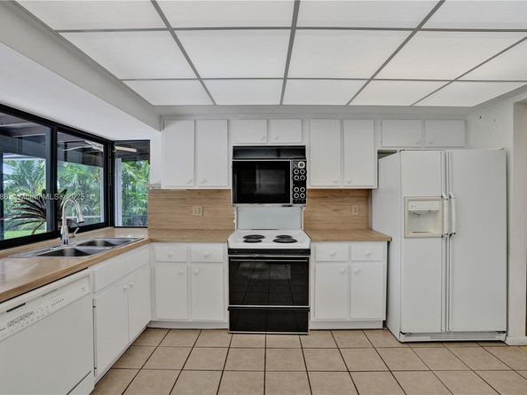 8280 SW 205th St, Cutler Bay FL 33189