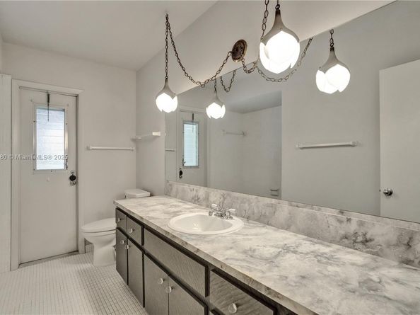 8280 SW 205th St, Cutler Bay FL 33189