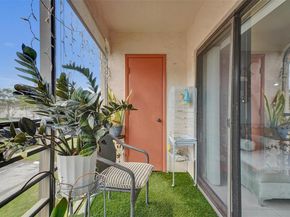 871 NE 207 Ln 20315, Miami FL 33179