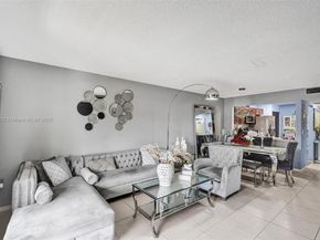 871 NE 207 Ln 20315, Miami FL 33179