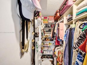 871 NE 207 Ln 20315, Miami FL 33179
