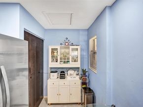 871 NE 207 Ln 20315, Miami FL 33179