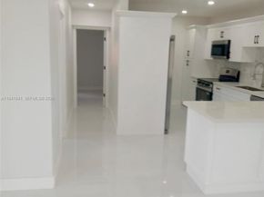 4315 SW 98th Ave, Miami FL 33165