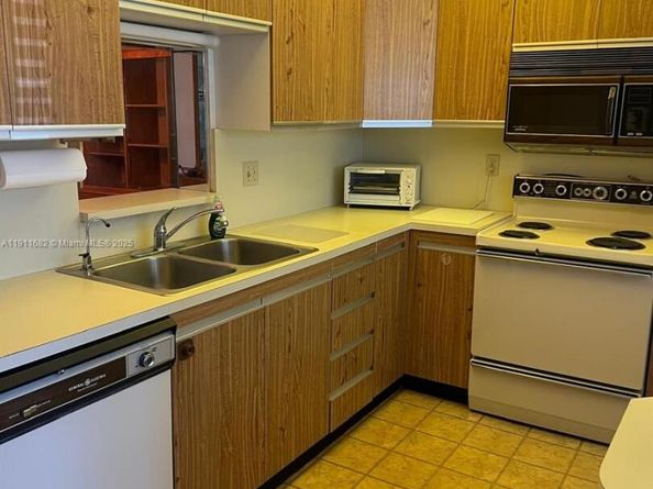 3102 Portofino Pt M2, Coconut Creek FL 33066