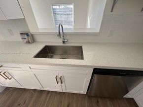 11520 NW 31st Pl, Sunrise FL 33323