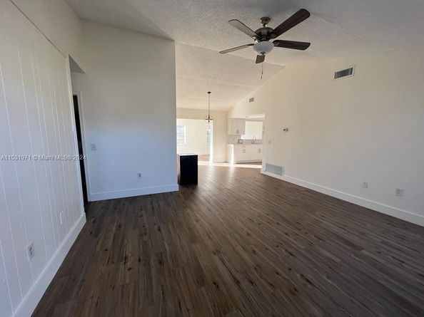11520 NW 31st Pl, Sunrise FL 33323