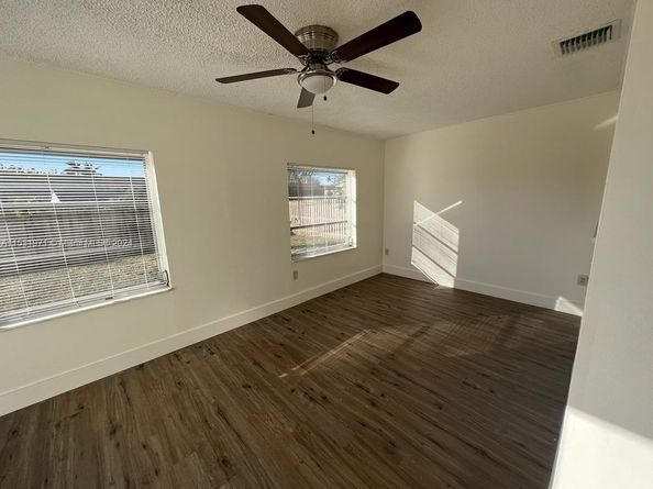 11520 NW 31st Pl, Sunrise FL 33323