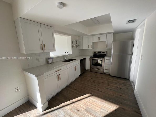 11520 NW 31st Pl, Sunrise FL 33323