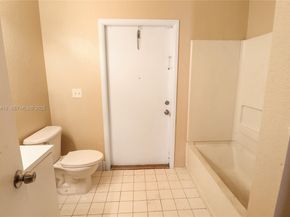 2725 NW 3rd St, Pompano Beach FL 33069