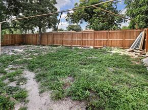 2725 NW 3rd St, Pompano Beach FL 33069