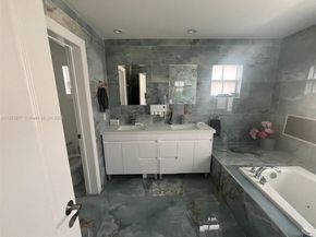 3915 NE 168th St 3915, North Miami Beach FL 33160