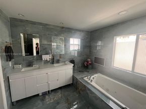 3915 NE 168th St 3915, North Miami Beach FL 33160