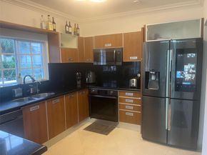 3915 NE 168th St 3915, North Miami Beach FL 33160