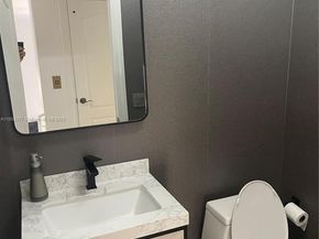 3915 NE 168th St 3915, North Miami Beach FL 33160
