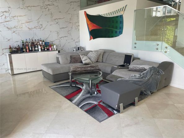 3915 NE 168th St 3915, North Miami Beach FL 33160