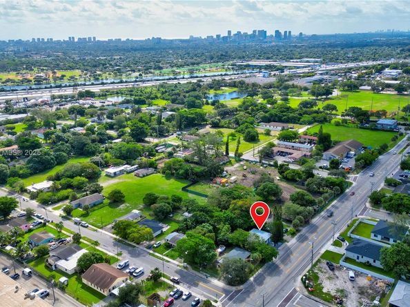 2736 NW 21st Ave, Oakland Park FL 33311