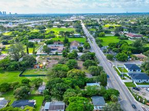 2736 NW 21st Ave, Oakland Park FL 33311