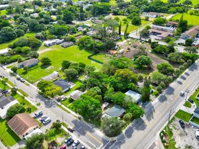 2736 NW 21st Ave, Oakland Park FL 33311