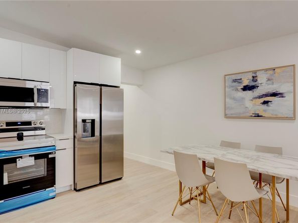 2736 NW 21st Ave, Oakland Park FL 33311