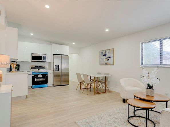 2736 NW 21st Ave, Oakland Park FL 33311