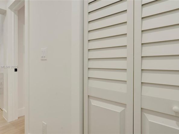 2736 NW 21st Ave, Oakland Park FL 33311