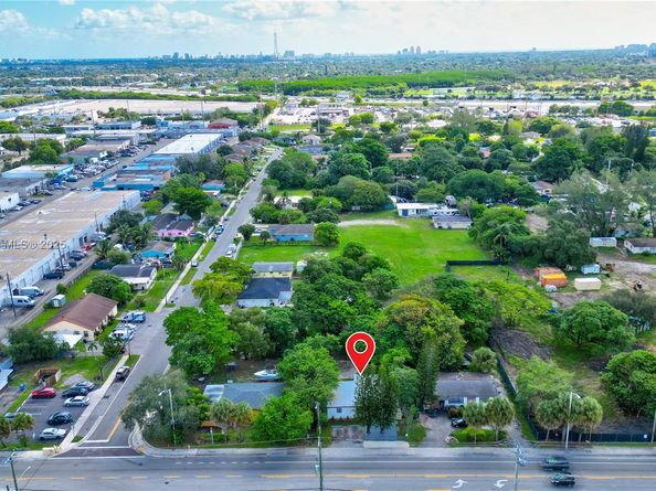 2736 NW 21st Ave, Oakland Park FL 33311