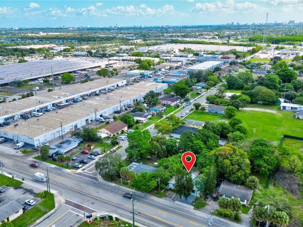 2736 NW 21st Ave, Oakland Park FL 33311