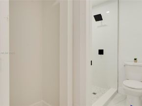 2736 NW 21st Ave, Oakland Park FL 33311