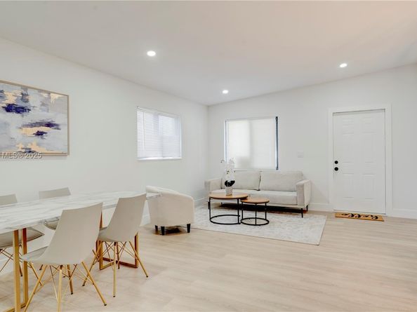 2736 NW 21st Ave, Oakland Park FL 33311