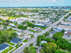 2736 NW 21st Ave, Oakland Park FL 33311