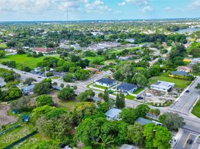 2736 NW 21st Ave, Oakland Park FL 33311