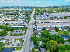 2736 NW 21st Ave, Oakland Park FL 33311