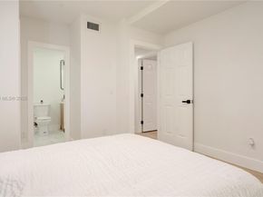 2736 NW 21st Ave, Oakland Park FL 33311