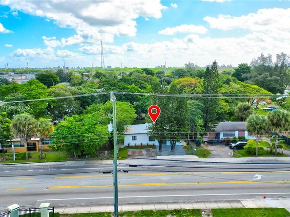 2736 NW 21st Ave, Oakland Park FL 33311