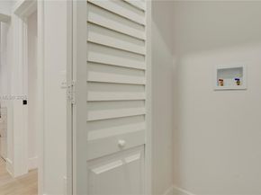 2736 NW 21st Ave, Oakland Park FL 33311