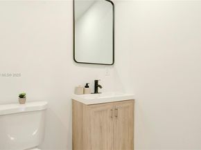 2736 NW 21st Ave, Oakland Park FL 33311