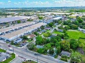 2736 NW 21st Ave, Oakland Park FL 33311