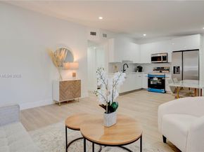 2736 NW 21st Ave, Oakland Park FL 33311