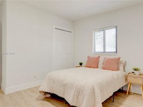 2736 NW 21st Ave, Oakland Park FL 33311